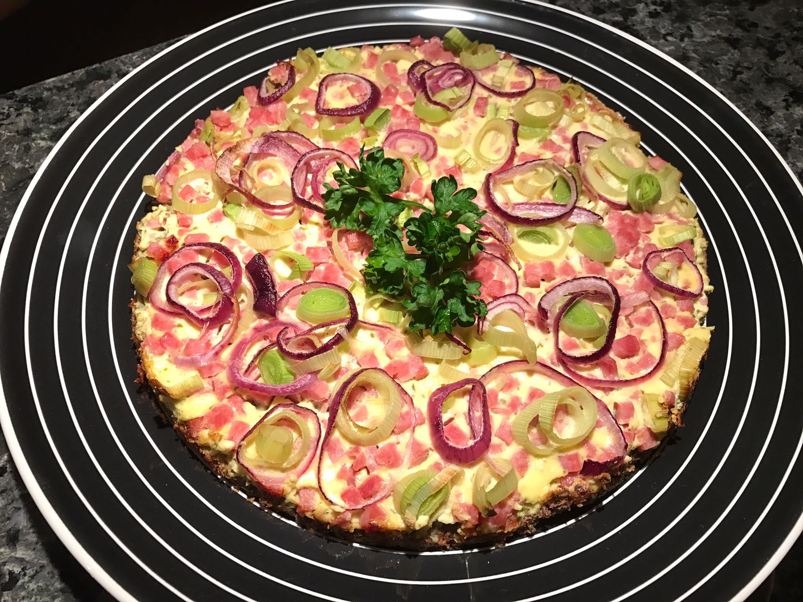 Flammkuchen Low Carb mit Lauch